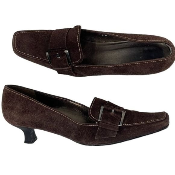 Stuart Weitzman Brown Suede Kitten Heel Pumps, size 8N - Picture 2 of 11